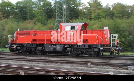 Eine Deutsche Bahn (DB) Klasse V 60 Voith Gravita 10 BB Diesel-hydraulische Lokomotive auf dem Eisenbahnbahnhof Köln-Gremberg, Deutschland, Europa. Stockfoto