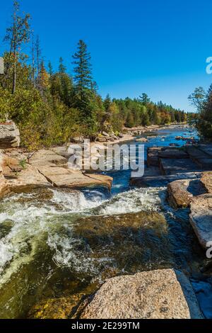 Vierte Chute Conservation Area Bonnechhere River Renfrew County Ontario Kanada Im Herbst Stockfoto