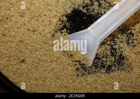 Reine Cannabiskristalle schließen medizinische greinder thc modernen High Hochwertiger Druck Stockfoto