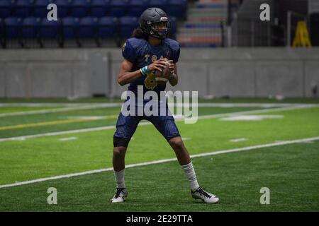 Team TOA Quarterback Nicholaus Iamaleava Jr, während eines Fußballspiels gegen Team Elite, Freitag, 8. Januar 2021, in Bullhead City, Arizona (Dylan Stewart/I Stockfoto