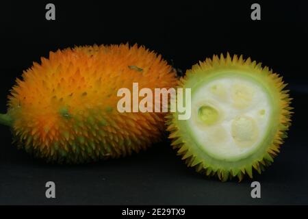 Haarige bittere Gourde, Momordica dioica, Stockfoto