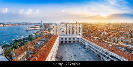 Panoramablick auf venedig bei Sonnenuntergang, italien Stockfoto