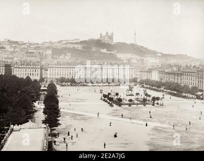 Vintage 19. Jahrhundert Foto: Lyon, Panorama de la Place Bellcour, Stadtplatz, Frankreich, Bild c.1890 Stockfoto