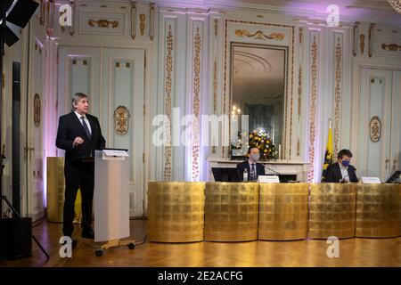 Der flämische Ministerpräsident Jan Jambon, der flämische Sozialminister Wouter Beke und der flämische Minister für Innenpolitik und Zusammenleben Bart Somers Stockfoto