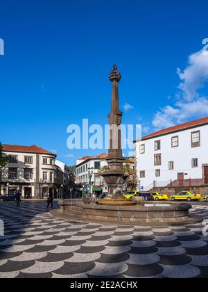 Blick auf historische Gebäude in Funchal auf der Insel Madeira, Portugal. Stockfoto