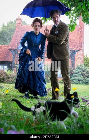 BENEDICT CUMBERBATCH und CLAIRE FOY in LOUIS WAIN (2021) -Originaltitel: DAS ELEKTRISCHE LEBEN VON LOUIS WAIN-, Regie will SHARPE. Bild: Amazon Studios/Film 4/Shoebox Films/StudioCanal/SunnyMarch / Album Stockfoto