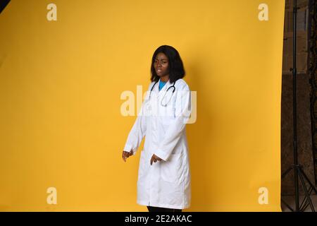 Porträt einer Ärztin in afrika Stockfoto