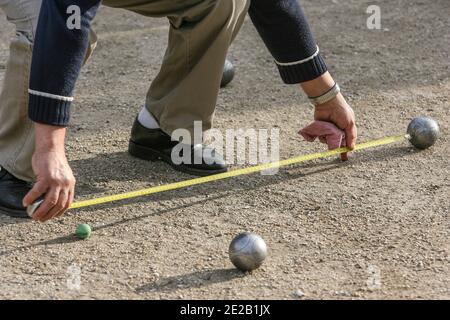 PETANQUE IM JARDIN DU LUXEMBOURG, PARIS Stockfoto