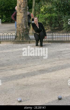 PETANQUE IM JARDIN DU LUXEMBOURG, PARIS Stockfoto