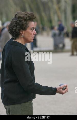 PETANQUE IM JARDIN DU LUXEMBOURG, PARIS Stockfoto