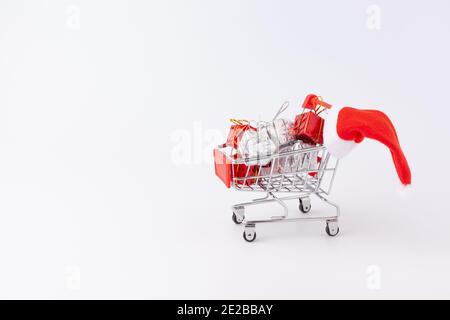 Kauf Weihnachtsgeschenke in Supermärkten Stockfoto