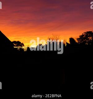 Dächer verkrönten den Sonnenaufgang auf Dartmoor Stockfoto