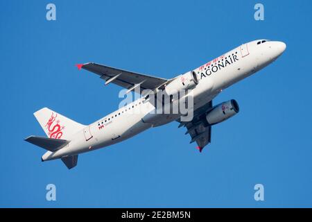 Dragonair Airbus A320 B-HSK Passagierflugzeug Abflug und Abflug Am Flughafen Hong Kong Chek Lap Kok Stockfoto