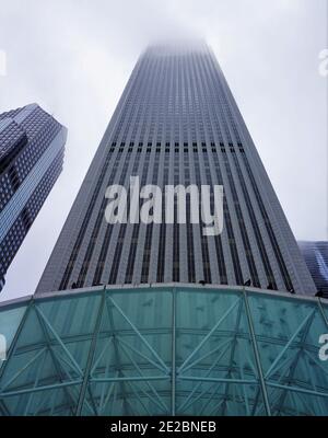 Hoch in die Wolken - AON Center, Chicago, Illinois 2019 Stockfoto