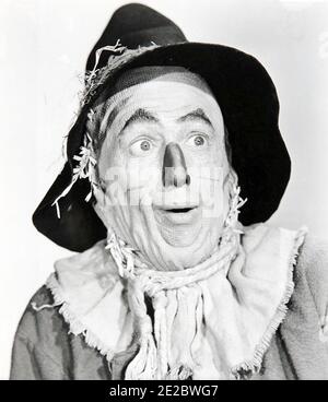 THE WIZARD OF OZ 1939 MGM Film mit Ray Bolger Wie buck die Vogelscheuche Stockfoto