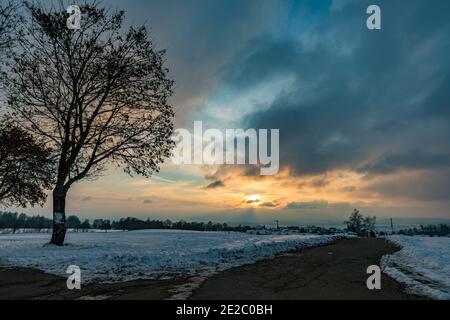 Traumhafte verschneite Winterlandschaft bei Heiligenberg am Bodensee bei Der Aussichtspunkt Amalienhoehe Stockfoto