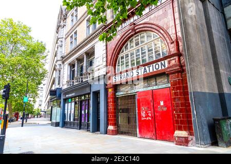 Außenansicht der geschlossenen Aldwych U-Bahn-Station (1907 als Strand Station eröffnet) Stockfoto