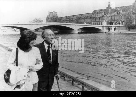Der argentinische Schriftsteller Jorge Luis Borges mit seiner Frau Maria Kodama Stockfoto