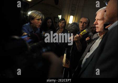 Der Franzose Andre Bamberski im Justizpalast des deutschen Kardiologen Dieter Krombach, der am 4. Oktober 2011 in Paris den Mord an Kalinka Bamberski begangen hat. Das französische Gericht entschied heute, den Prozess gegen den deutschen Arzt fortzusetzen, der beschuldigt wird, seine damals 14-jährige Stieftochter Kalinka Bamberski im Sommer 1982 vergewaltigt und getötet zu haben, während sie mit ihrer Mutter in Krombachs Haus am Bodensee, Süddeutschland, Urlaub machte. Ein Gericht in Deutschland entschied, dass Krombach nicht für den Tod verantwortlich gemacht werden konnte, aber 1995 fand ein Gericht in Paris den Docto Stockfoto