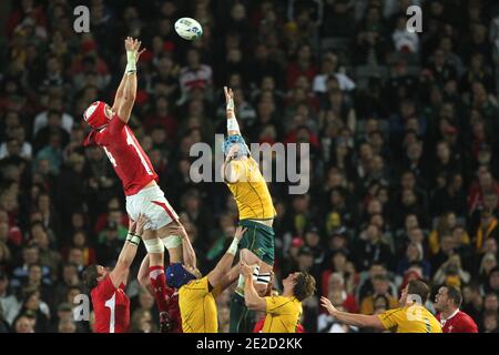 Australien besiegt Wales 21 bis 18 während des Rugby World Cup Bronzemedaillenspiels 2011 im Eden Park in Auckland, Neuseeland am 21. Oktober 2011. Foto von Lionel Hahn/ABACAPRESS.COM Stockfoto