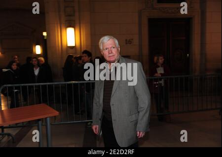 Der Franzose Andre Bamberski im Justizpalast des deutschen Kardiologen Dieter Krombach, der am 21. Oktober 2011 in Paris den Mord an Kalinka Bamberski begangen hat. Das französische Gericht entschied heute, den Prozess gegen den deutschen Arzt fortzusetzen, der beschuldigt wird, seine damals 14-jährige Stieftochter Kalinka Bamberski im Sommer 1982 vergewaltigt und getötet zu haben, während sie mit ihrer Mutter in Krombachs Haus am Bodensee, Süddeutschland, Urlaub machte. Ein Gericht in Deutschland entschied, dass Krombach nicht für den Tod verantwortlich gemacht werden konnte, aber 1995 fand ein Gericht in Paris den Doct Stockfoto