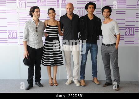 (L-R) Französischer Schauspieler Tahar Rahim, indische Schauspielerin Freida Pinto, britischer Schauspieler Mark Strong, Jan Uddin, Akin Gazi Pose während einer Fotoaufnahme für Jean-Jacques Annaud's neuesten Film "Black Gold", beim 3. Doha TriBeCa Film Festival, in Doha, Katar am 25. Oktober 2011. Foto von Ammar Abd Rabbo/ABACAPRESS.COM Stockfoto