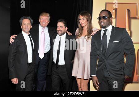 Brian Grazer, Donald Trump, Brett Ratner, Melania Trump und Sean Co bei der Weltpremiere von "Tower Heist" in New York City, NY, USA am 24. Oktober 2011. Foto von Graylock/ABACAUSA.COM Stockfoto