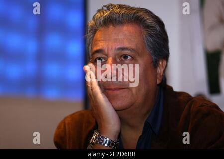 Der französische Regisseur und Schauspieler Christian Clavier bei einer Pressekonferenz vor der Vorführung des neuen Films 'on ne choisit pas sa famille', am 26. Oktober 2011 in Lille, Nordfrankreich. Foto von Sylvain Lefevre/ABACAPRESS.COM Stockfoto