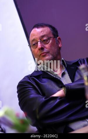 Der französische Schauspieler Jean Reno bei einer Pressekonferenz vor der Vorführung des neuen Films 'on ne choisit pas sa famille', am 26. Oktober 2011 in Lille, Nordfrankreich. Foto von Sylvain Lefevre/ABACAPRESS.COM Stockfoto