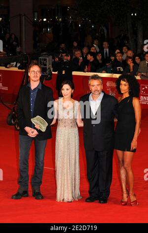 David Thewlis, Michelle Yeoh, Luc Besson und Virginie Besson-Silla besuchen am 27. Oktober 2011 in Rom, Italien, die Filmvorführung "The Lady" des Filmfestivals in Rom. Foto von Aurore Marechal/ABACAPRESS.COM Stockfoto