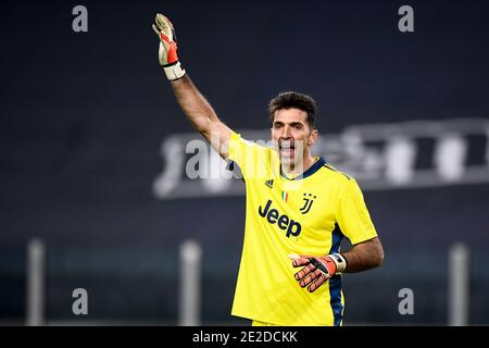 Turin, Italien. Januar 2021. TURIN, ITALIEN - 13. Januar 2021: Gianluigi Buffon von Juventus FC Gesten während der Coppa Italia Fußballspiel zwischen Juventus FC und Genua FC. (Foto von Nicolò Campo/Sipa USA) Quelle: SIPA USA/Alamy Live News Stockfoto