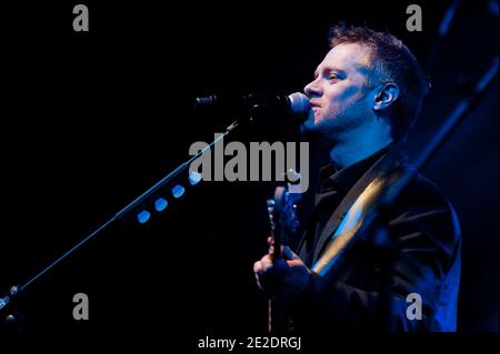 Brit Floyd Band treten auf der Bühne während ihres Live-Konzerts 'The Pink Floyd Tribute Show' auf, das am 15. November 2011 in Paris, Frankreich, in der Olympia Konzerthalle stattfand. Foto von Nicolas Genin/ABACAPRESS.COM Stockfoto