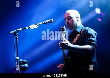 Brit Floyd Band treten auf der Bühne während ihres Live-Konzerts 'The Pink Floyd Tribute Show' auf, das am 15. November 2011 in Paris, Frankreich, in der Olympia Konzerthalle stattfand. Foto von Nicolas Genin/ABACAPRESS.COM Stockfoto