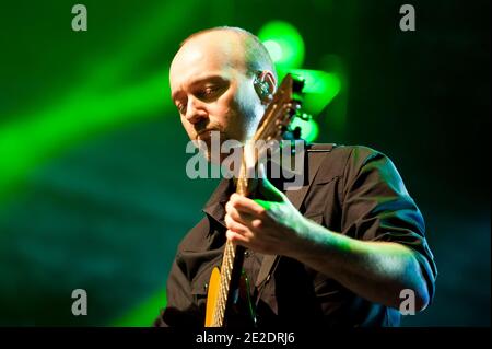 Brit Floyd Band treten auf der Bühne während ihres Live-Konzerts 'The Pink Floyd Tribute Show' auf, das am 15. November 2011 in Paris, Frankreich, in der Olympia Konzerthalle stattfand. Foto von Nicolas Genin/ABACAPRESS.COM Stockfoto