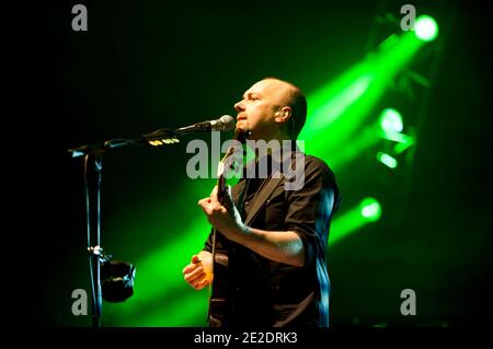 Brit Floyd Band treten auf der Bühne während ihres Live-Konzerts 'The Pink Floyd Tribute Show' auf, das am 15. November 2011 in Paris, Frankreich, in der Olympia Konzerthalle stattfand. Foto von Nicolas Genin/ABACAPRESS.COM Stockfoto