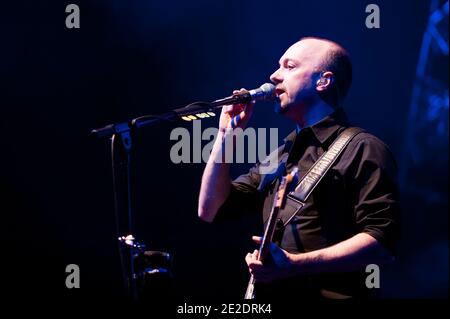 Brit Floyd Band treten auf der Bühne während ihres Live-Konzerts 'The Pink Floyd Tribute Show' auf, das am 15. November 2011 in Paris, Frankreich, in der Olympia Konzerthalle stattfand. Foto von Nicolas Genin/ABACAPRESS.COM Stockfoto