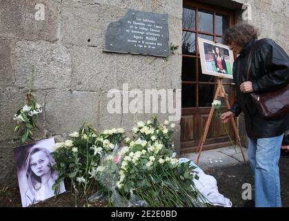 Marche Blanche à la mémoire de Agnes Marin collégienne de 13 ans, violée et assassinée le 16 novembre par un lycéen de son établissement. Le Chambon sur lignon 20. November 2011. Fotos von Vincent Dargent/ABACAPRESS.COM Stockfoto