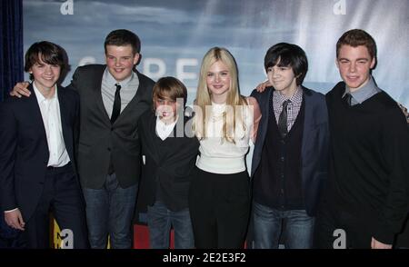 Riley Griffiths, Joel Courtney, J.J. Abrams, Elle Fanning, Ryan Lee, Gabriel Basso bei der Super 8 DVD & Blu-ray Release Party an der Academy of Motion Picture Arts & Sciences in Beverly Hills, Los Angeles, CA, USA am 22. November 2011. Foto von Baxter/ABACAPRESS.COM Stockfoto