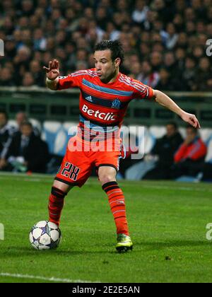 Mathieu Valbuena von Olympique de Marseille während des Fußballspieles der UEFA Champions League, Olympique de Marseille gegen Olympiakos Piraeus im Velodrome-Stadion in Marseille, Südfrankreich am 2. November 2011. Olympiakos gewann 1:0. Foto von Michel Clementz/ABACAPRESS.COM Stockfoto