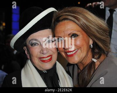 Genevieve de Fontenay und Miss France 1968 Christiane Lilio bei der Präsentation des "miss Prestige National 2012"-Festagens im Hotel Arc de Triomphe Hilton in Paris, Frankreich, am 26. November 2011. Foto von Alban Wyters/ABACAPRESS.COM Stockfoto