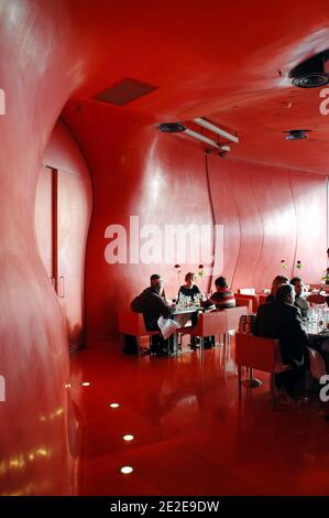 Blick auf das Restaurant "Le Georges" im 6. Stock des Centre Georges Pompidou Museum of Contemporary Art, in Paris, Frankreich am 27. November 2011. Foto von Alain Apaydin/ABACAPRESS.COM Stockfoto
