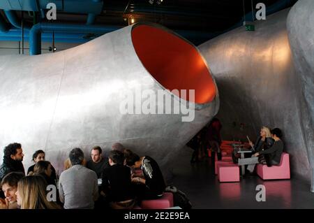 Blick auf das Restaurant "Le Georges" im 6. Stock des Centre Georges Pompidou Museum of Contemporary Art, in Paris, Frankreich am 27. November 2011. Foto von Alain Apaydin/ABACAPRESS.COM Stockfoto