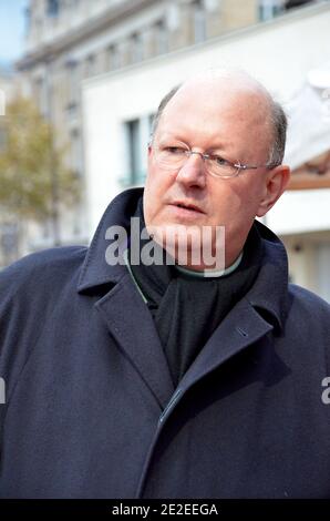 Remy Pflimlin während des Fußballspiels Radio France gegen France Television im Rahmen der 25. Telethon, die am 3. Dezember 2011 im Emile Antoine Stadium in Paris, Frankreich, stattfand. Foto von Thierry Plessis/ABACAPRESS.COM Stockfoto