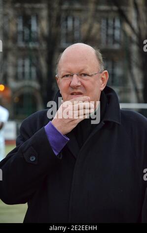 Remy Pflimlin während des Fußballspiels Radio France gegen France Television im Rahmen der 25. Telethon, die am 3. Dezember 2011 im Emile Antoine Stadium in Paris, Frankreich, stattfand. Foto von Thierry Plessis/ABACAPRESS.COM Stockfoto