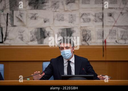 (210113) -- ROM, 13. Januar 2021 (Xinhua) -- der italienische Senator Matteo Renzi spricht während einer Pressekonferenz in Rom, Italien, am 13. Januar 2021. Matteo Renzi, ehemaliger Premierminister, hat am Mittwoch angekündigt, dass seine Partei Italia Viva ihre Kabinettsmitglieder aus der Koalitionsregierung von Ministerpräsident Giuseppe Conte abzieht. (Pool über Xinhua) Stockfoto