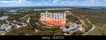 Ein breites Panorama der australischen Wüste im Royal Botanic Gardens in Cranbourne, Victoria, Australien Stockfoto