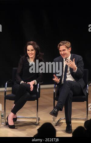 Die Schauspieler Michelle Dockery und Dan Stevens besuchen am 15. Dezember 2011 die Sondervorführung der zweiten Staffel der preisgekrönten Drama-tv-Serie "Downton Abbey" im Times Center in New York City, NY, USA. Downton Abbey hat vier Nominierungen für den Golden Globe Award eingezeichnet. Foto von Charles Guerin/ABACAPRESS.COM Stockfoto