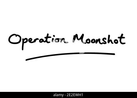 Operation Moonshot handgeschrieben auf weißem Hintergrund. Stockfoto