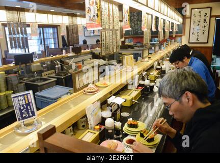 Ein traditionelles Sushi-Restaurant in Nemuro, Hokkaido, Japan. Stockfoto