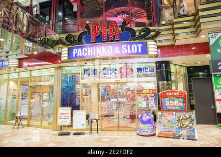 Kawasaki, Japan. Januar 2021. Pachinko & Slot Veranstaltungsort in der Ginryugai Straße in Kawasaki. Kredit: SOPA Images Limited/Alamy Live Nachrichten Stockfoto